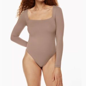 Aritizia Babaton Contour Square Neck Long Sleeve Bodysuit